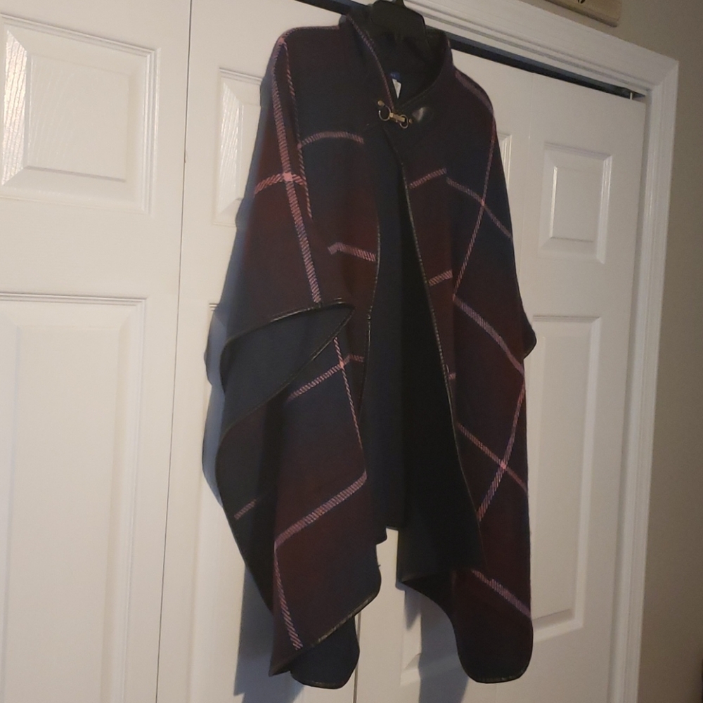 Apt. 9 poncho